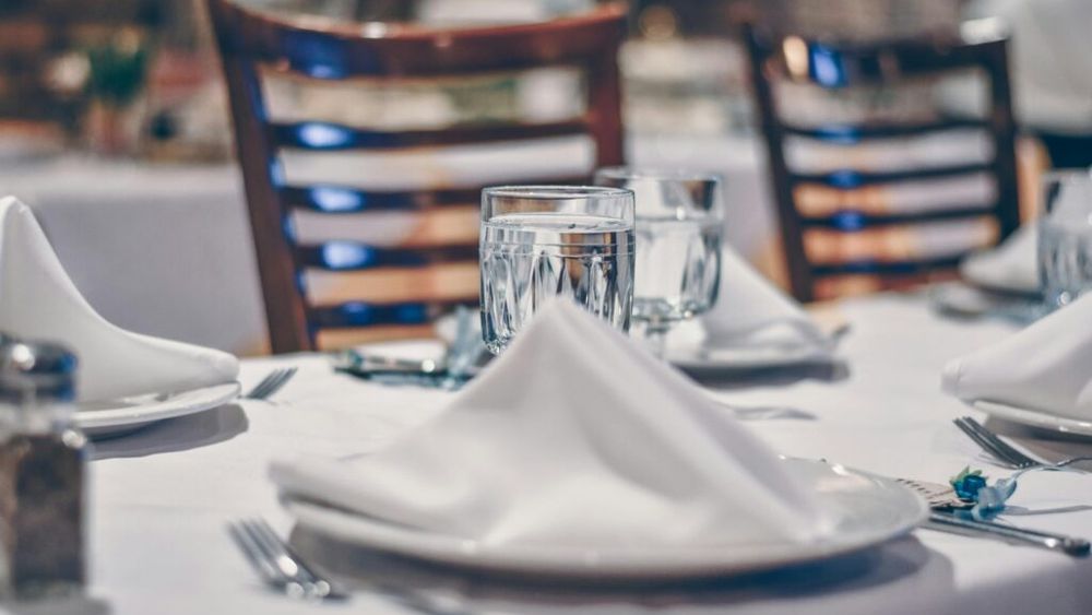 ANALIZĂ: În Europa, vacanțele s-au scumpit cu o medie de 4% / În Turcia, destinație culinară preferată de români, creșterea prețurilor în domeniile esențiale ale verii, precum restaurantele și cazarea, a depășit 70%