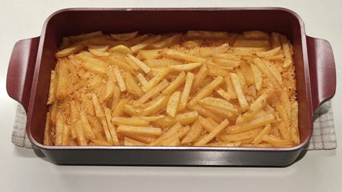 Idei de cină: Orez cu cartofi, totul direct în tavă la cuptor/ Pregătirea durează doar cât să cureți și să tai cartofii/ Poate fi consumată în timpul postului și e ușor de luat la pachet/ Rețetele Juanitei