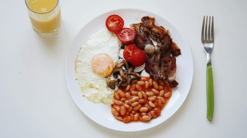 Cel mai bun aliment pentru diabetici, ce poate înlocui carnea, este fasolea / Mâncată cu moderație, nu doar că stabilizează nivelul zahărului din sânge, dar fasolea poate reduce colesterolul, prevenind riscul de infarct și AVC