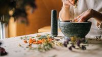 Plantele medicinale și aromatice, în centrul unei sărbători dedicate gastronomiei și tradițiilor din Ținutul Secuiesc