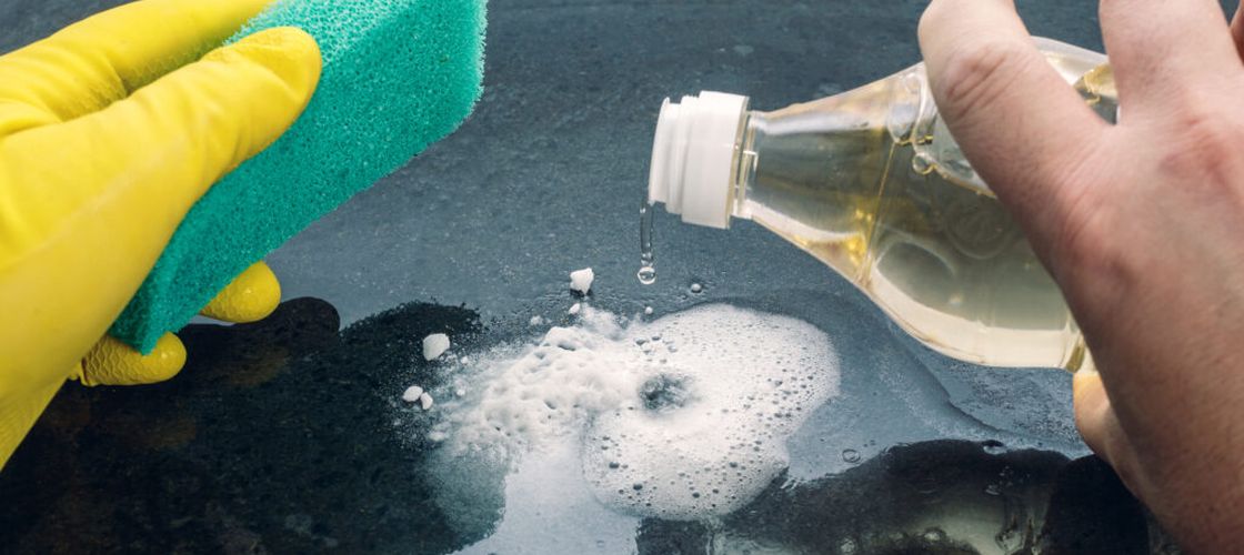 Trucuri naturiste pentru curățenie care chiar funcționează / Cum te ajută oțetul, lămâia, sarea și bicarbonatul de sodiu