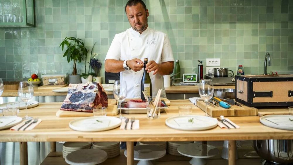 Un chef din Cluj intră în cercul restrâns al gastronomiei internaționale. Nicolae Crăciun, acceptat în prestigioasa asociație Jeunes Restaurateurs