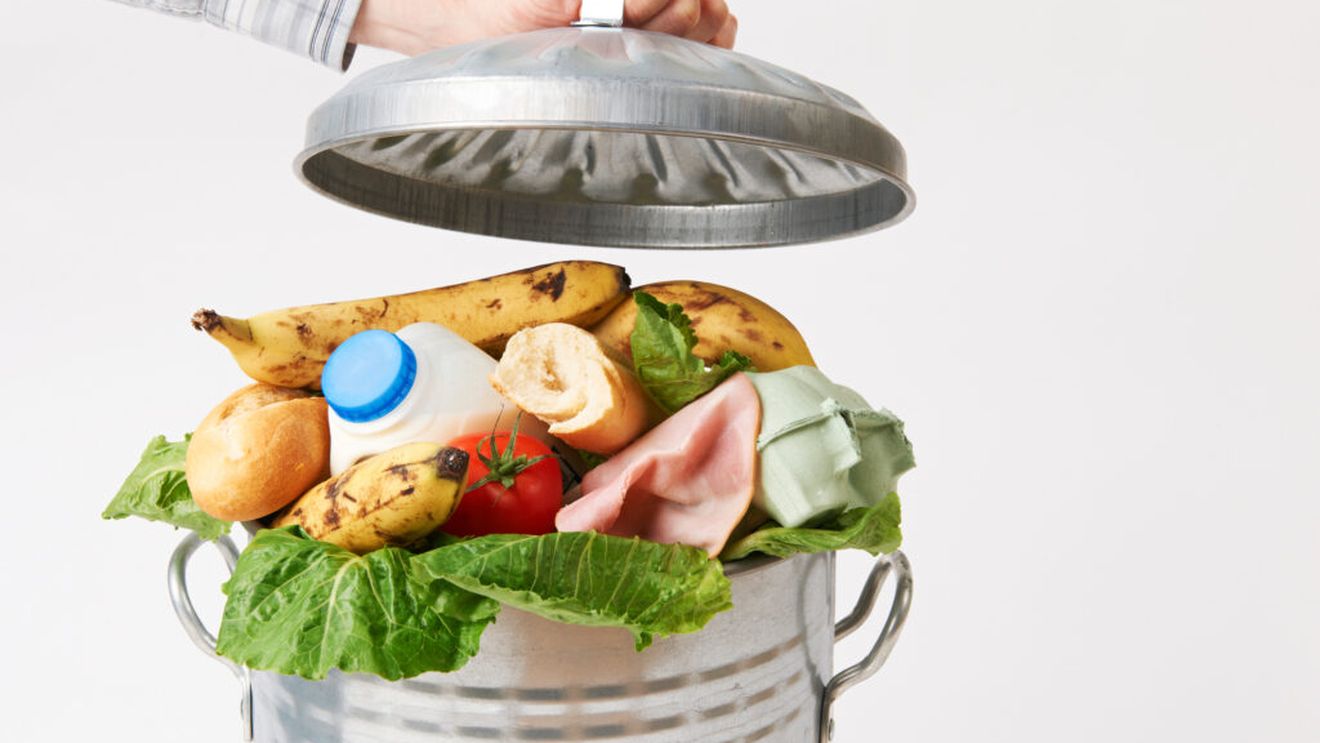 România aruncă anual peste 3 milioane de tone de alimente / FBAR cere soluții pentru recuperarea surplusului alimentar
