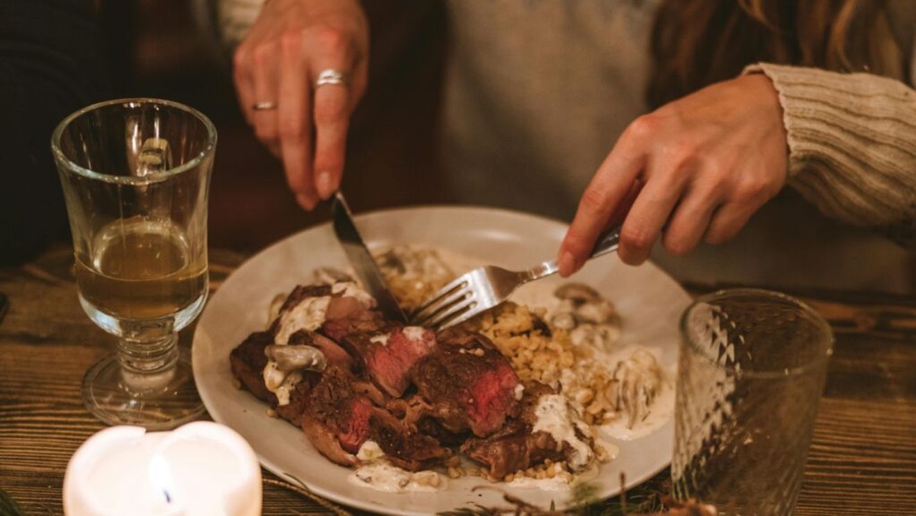 Deficiența de vitamina B12, pericolul ce îi pândește pe vegetarieni/ Ca să previi boli cardiovasculare, neurologice și anemia, trebuie să mănânci carne, pește, ouă și lactate