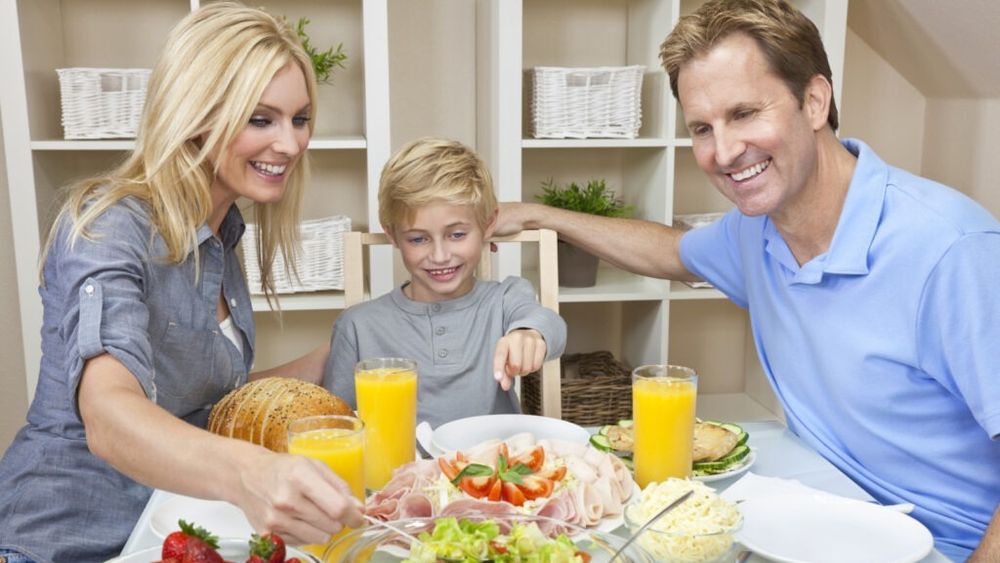 Cum să slăbești mâncând mai mult / Volume eating este ultimul trend în materie de diete și se pare că este pe placul mâncăcioșilor