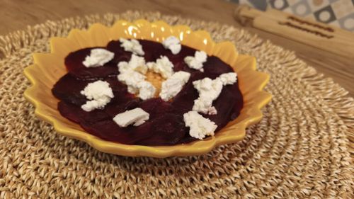 FOTO | Carpaccio de sfeclă, aperitivul din 3 ingrediente, cu pretenții de rețetă gourmet