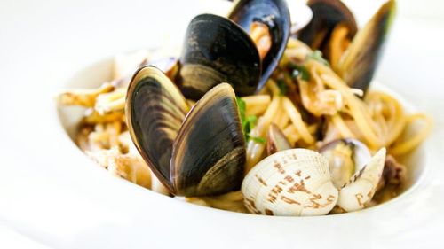 Vast trafic de moluşte pescuit într-o zonă contaminată descoperit în Portugalia, Franţa şi Spania / Organizații criminale vindeau moluștele cu doar un euro pe kilogram