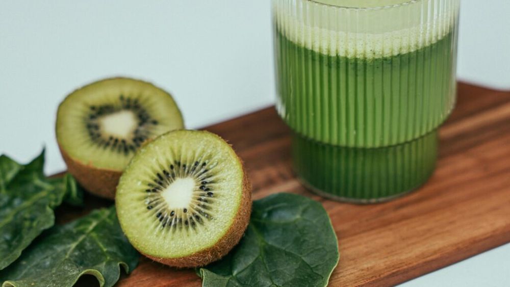 Ce se întâmplă în corpul tău atunci când mănânci kiwi în fiecare zi/ Dieteticienii susțin că imunitatea, digestia, inima și pielea ta vor avea doar de câștigat