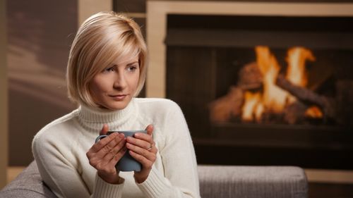 Bea lichide calde, dacă vrei să dormi mai bine / Un nou studiu arată că temperatura alimentelor influențează starea de bine și reduce anxietatea