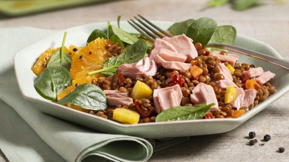 Ghidul alimentelor de bază din dieta mediteraneeană: de la ulei de măsline la pește / Ce pui în farfurie ca să trăiești mai bine și mai mult