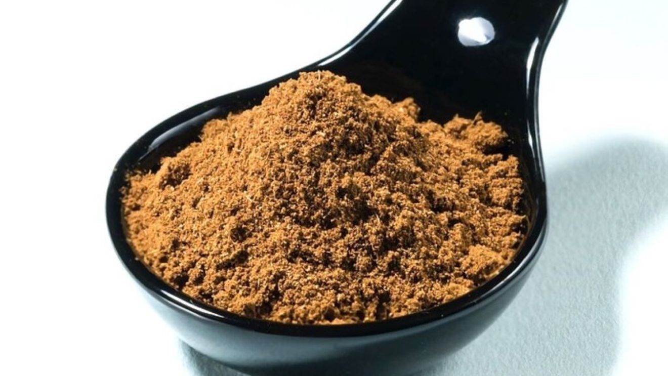 Amestec de condimente cu arome de Crăciun bun la toate. Cum se prepară pisto napoletano, de folosit acasă sau de oferit cadou de sărbători