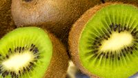 Cum se păstrează corect kiwi: greșeala pe care o faci fără să îți dai seama și care îi schimbă gustul