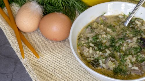 Cele mai neobișnuite preparate de Paște din lume: de la supă din organe la plăcinta „pizza”