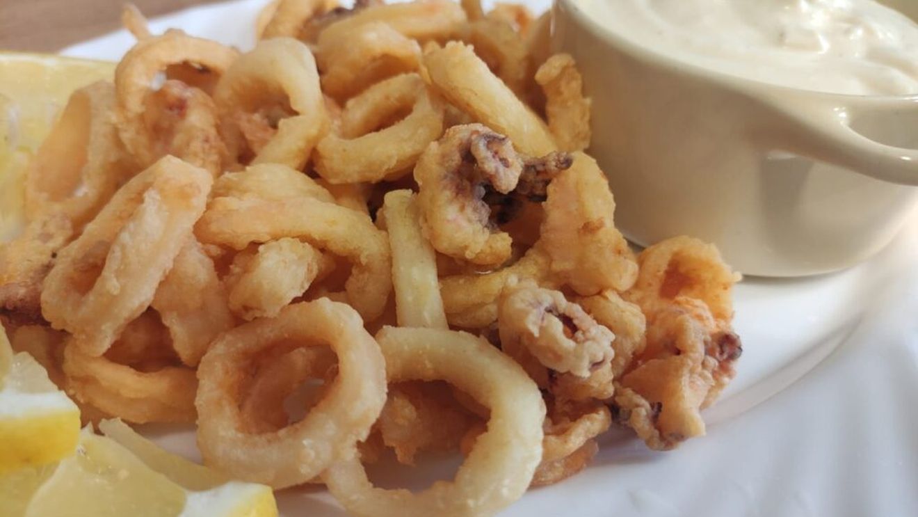 Rețetele Juanitei: Tapas. Calamari prăjiți în stil andaluz cu lămâie și alioli