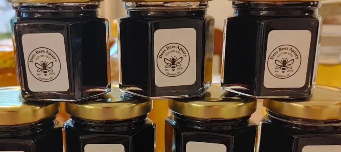 Mierea violet din Carolina de Nord sfidează știința / Nimeni nu știe exact de ce albinele produc această raritate ce apare doar într-o regiune restrânsă