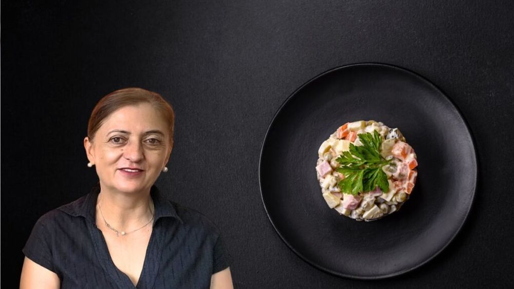 VIDEO | Salată a la russe, cu pui, în stil românesc sau cu ton, cum vor spaniolii? Proprietar restaurant românesc din Alicante: Facem și cu pui, dar mai rar că aici le place mai mult varianta cu pește