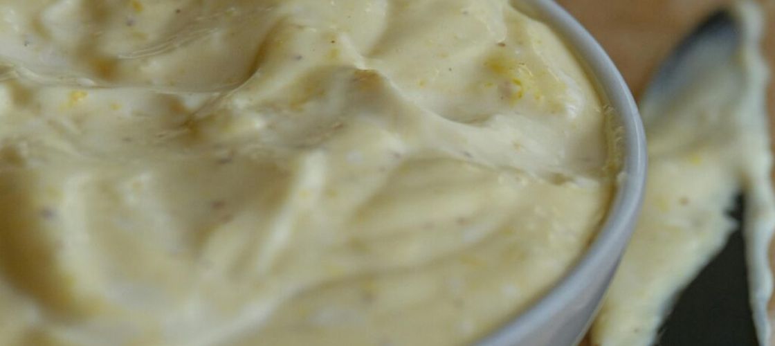 Trei feluri de maioneză, cu ouă fierte sau vegană/ BONUS: Cum faci rapid maioneza clasică (VIDEO)