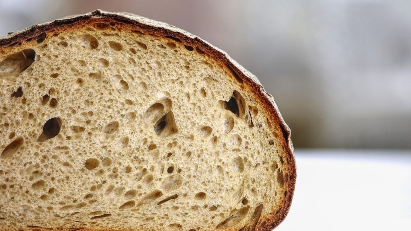 ABC în bucătărie | Când expiră, de fapt, pâinea / Patru semne care arată că nu mai este bună pentru consum, chiar dacă termenul de valabilitate nu a trecut