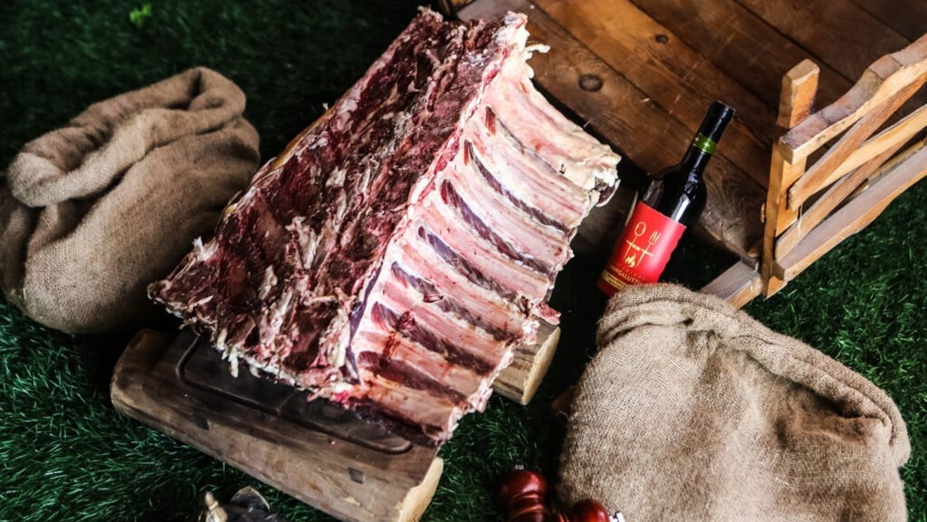 Cum gătești prime rib perfect de fiecare dată / Metoda aprobată de bucătari pentru friptura cea mai reușită