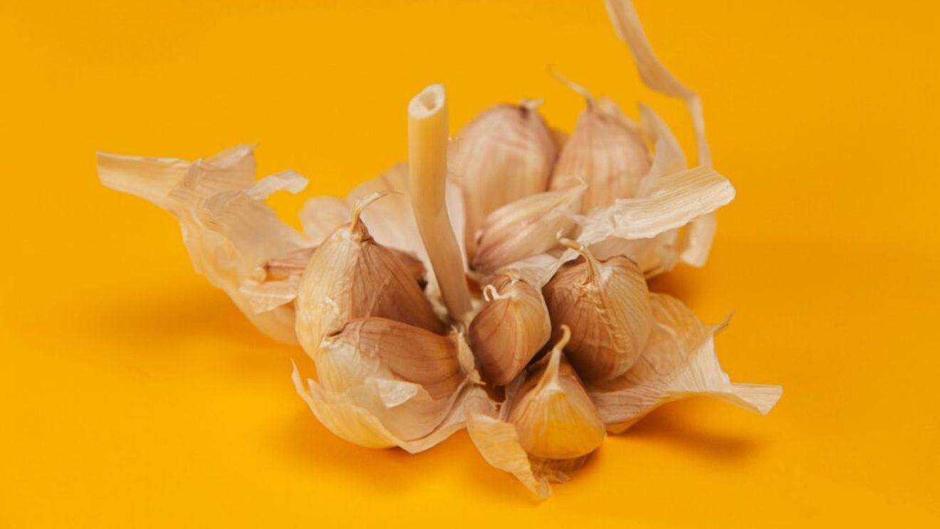 Ce se întâmplă dacă mănânci un cățel de usturoi pe zi?/Usturoiul poate reduce hipertensiunea și colesterolul, poate contribui la distrugerea celulelor canceroase și poate ține în frâu glicemia