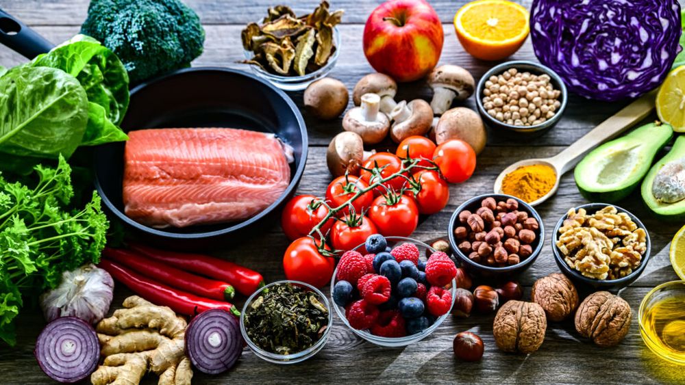 Cum să mănânci dacă ai psoriazis / Alimentele care ar putea reduce inflamația și ce recomandă cele mai noi studii