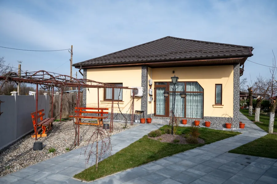 gospodărie punct gastronomic local Din Grădina lui Rățoi Voicești Vâlcea