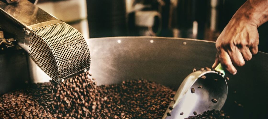 Regula 15-15-15 pentru o cafea cât mai proaspătă / Cât rezistă boabele verzi, cele prăjite și cafeaua după măcinare