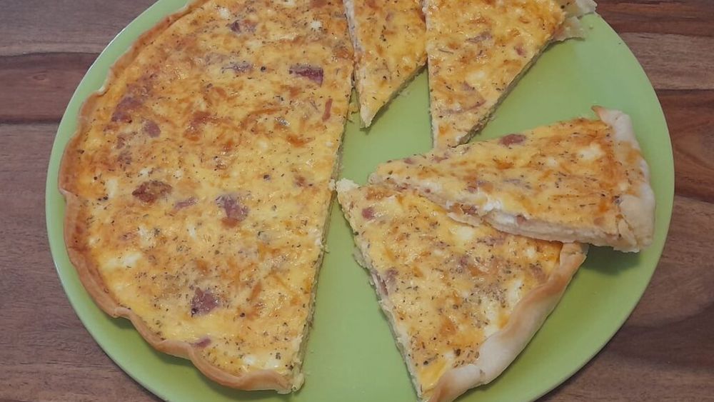 Rețetele Juanitei | Tartă cu brânză și dovlecei/ Poți face aluatul în casă, dar e în regulă să folosești și din cel cumpărat