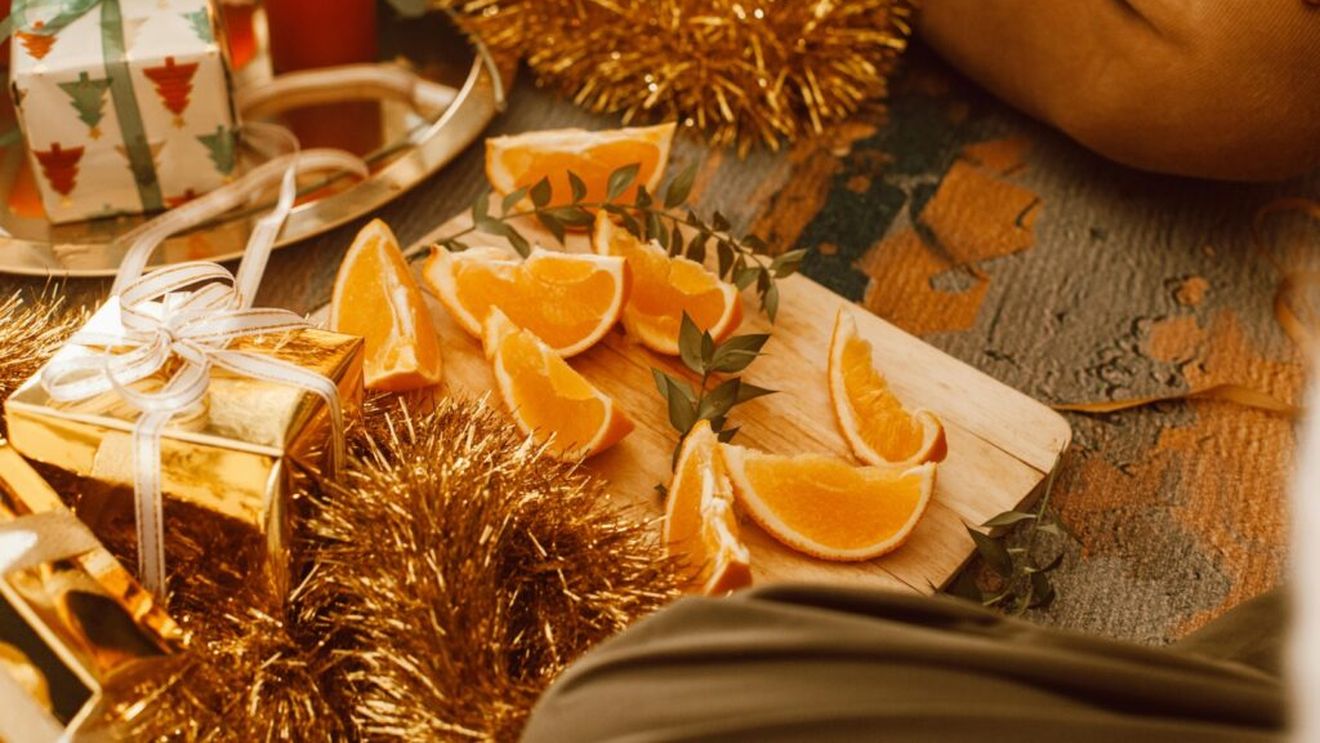 VIDEO Noaptea din an în care dulciuri fel de fel ajung în ghetuțe/ Ne-am pregătit cu daruri sănătoase de Moș Nicolae?