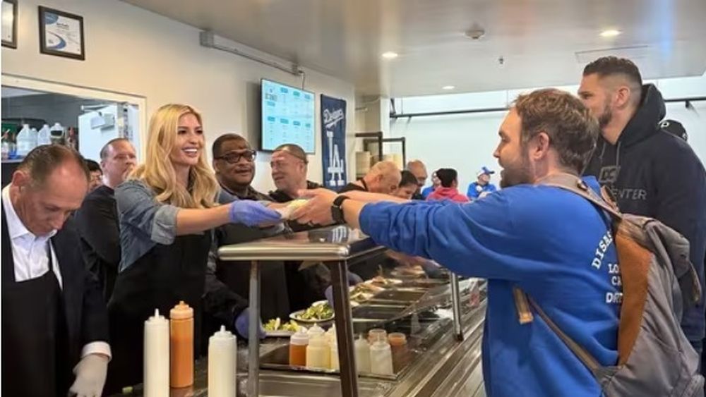 Ivanka Trump a servit mese calde victimelor incendiilor din Los Angeles: „I-a îmbrățișat și le-a ascultat poveștile”