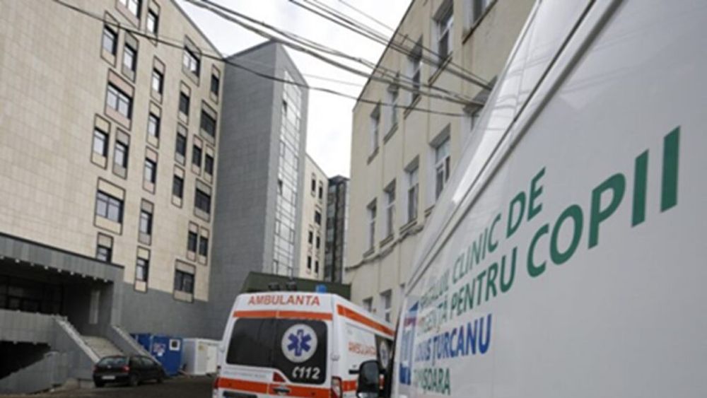 Adolescentă de 17 ani, decedată după ce a înghițit fructe ale unei plante ornamentale / Medicii de la Spitalul de Copii din Timişoara: Fata de 17 ani a fost resuscitată, dar s-a păstrat starea gravă cu instabilitate hemodinamică