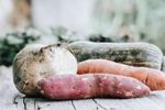 8 legume pe care bunicii le păstrau toată iarna fără borcane și congelator. Se pot cultiva și depozita luni întregi