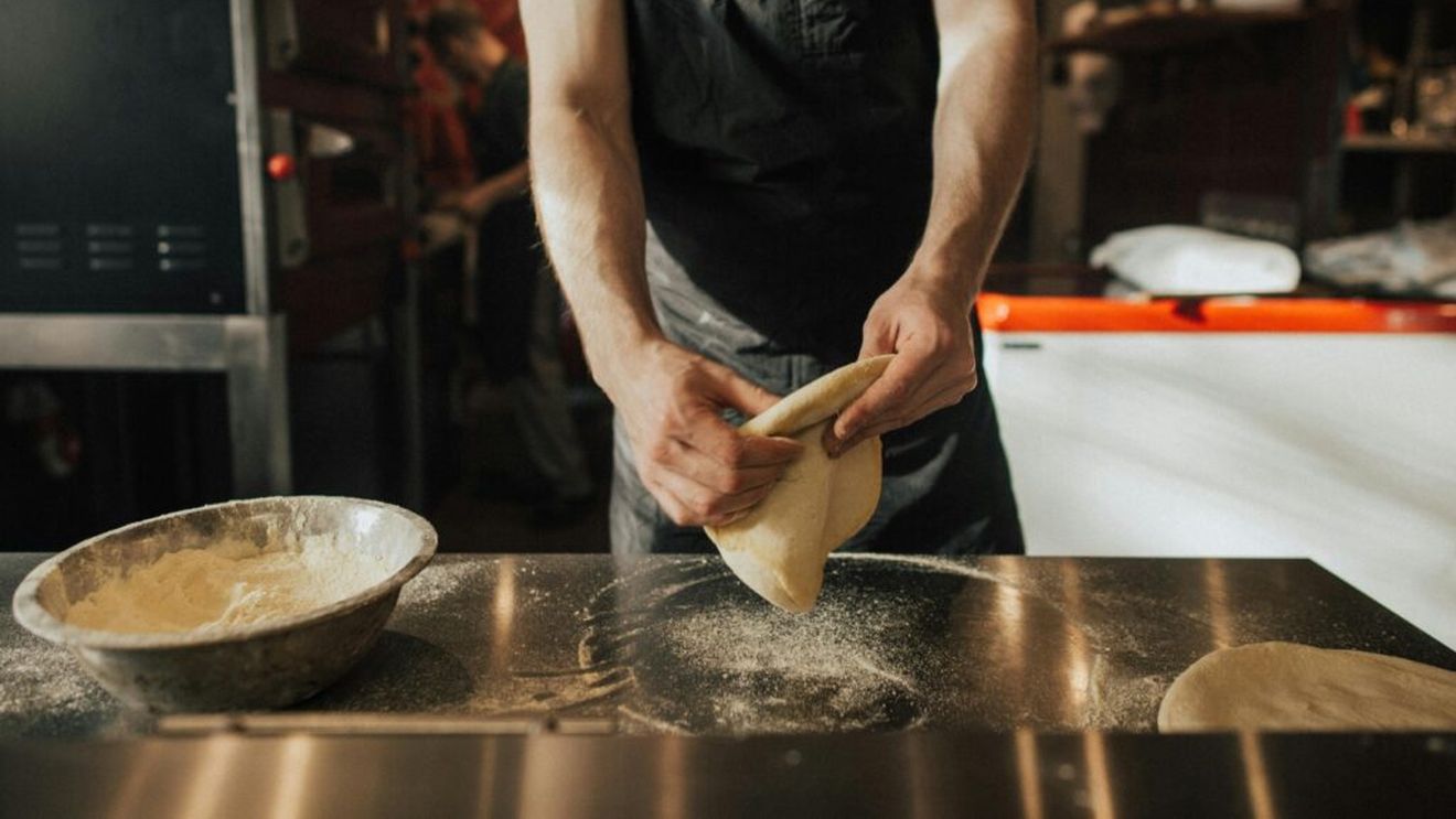 ABC în bucătărie | Cum ajuți aluatul să crească atunci când este mai răcoare în bucătărie/ Trucuri simple, dar eficiente, cu care nu vei da greș niciodată