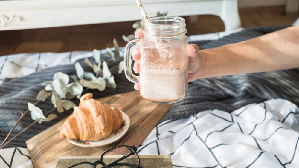 Taxa pe zahăr din Marea Britanie se extinde la băuturile lactate îndulcite / Producătorii au timp până în 2028 să reducă zahărul