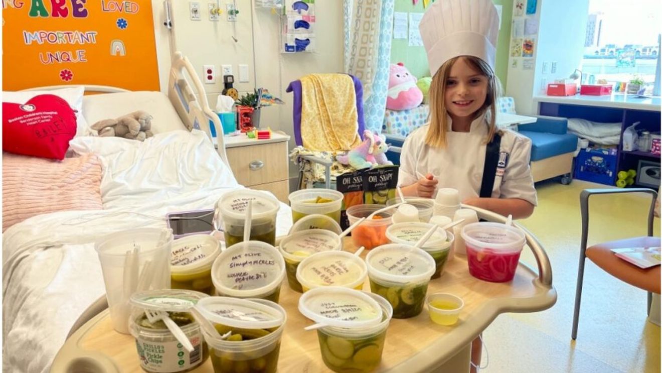 Gestul incredibil făcut de bucătarul unui spital de copii, după ce unei fetițe de 8 ani, care se pregătea pentru un transplant de inimă, i s-a făcut poftă de castraveți murați