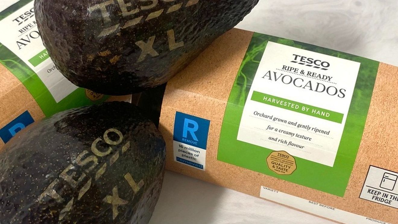 Avocado gravat cu laser ajunge pe rafturile unui lanț de supermarketuri / Producătorul vizează reducerea utilizării de ambalaje și autocolante