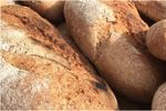 Cum alegi o pâine mai sănătoasă / Nutriționist: Uită-te la calorii, zahărul adăugat, fibre și proteine