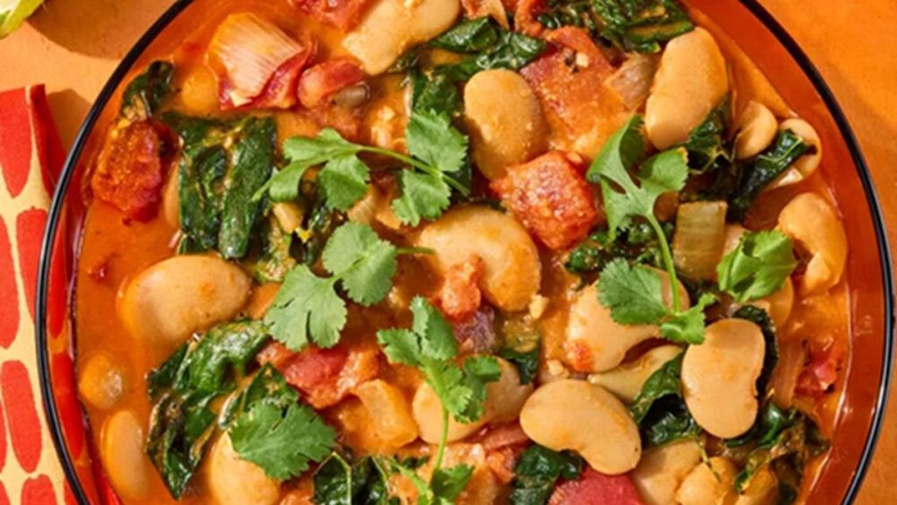 Fasole cu curry în stil thailandez, o rețetă simplă și gustoasă / Ideală pentru o cină ușoară și sănătoasă