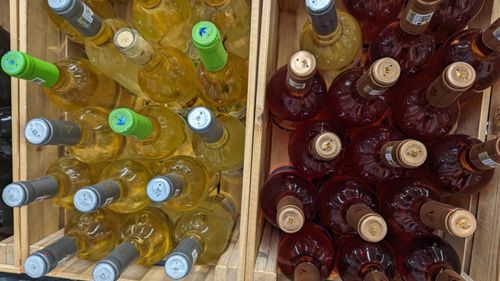 De ce vinul este vândut în sticle de 750 ml?