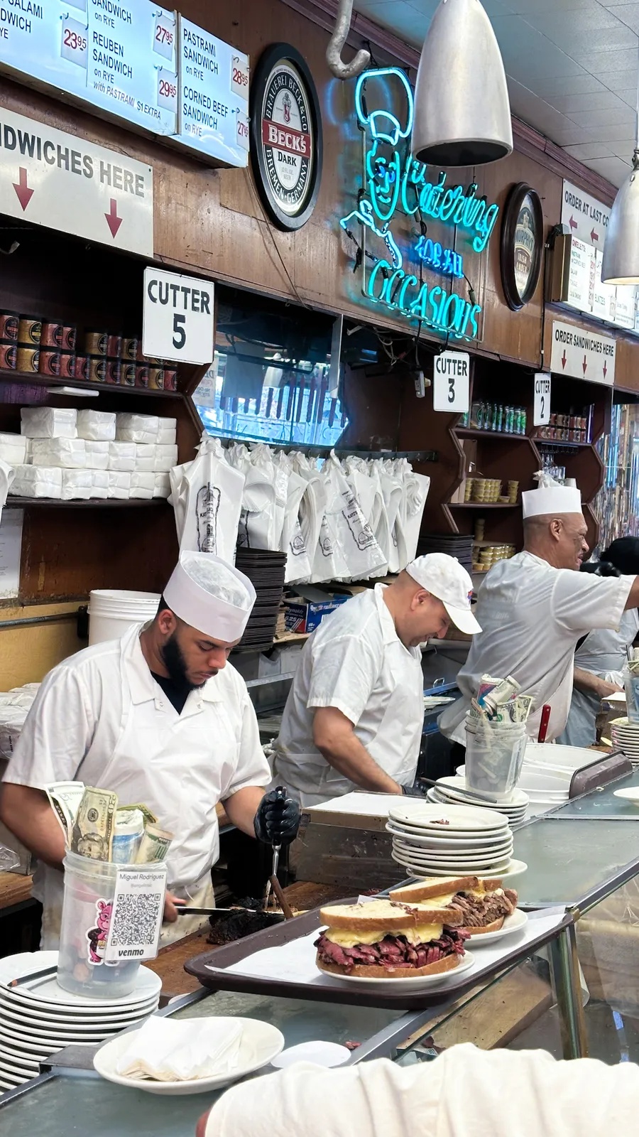 new-york, new-york-vintage, diner-american, katzs-delicatessen, grand-central-terminal, lexington-candy-shop, empire-diner, stamps-on-the-passport, america-de-altadata, gastronomie-americana, restaurante-istorice, pastrama-new-york, coca-cola-artizanala, brunch-new-york, city-break-new-york, experiente-culinare, calatorii-gastronomice, sua, manhattan