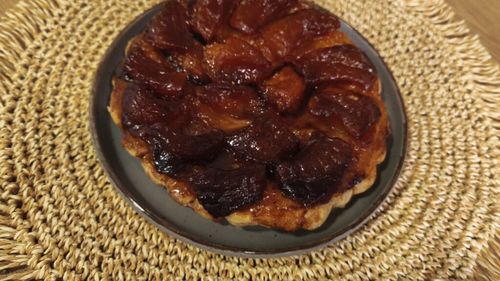 VIDEO FOTO | Tarte Tatin. Povestea și rețeta originală a celebrei tarte franțuzești cu mere. Servește-o cu înghețată