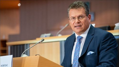 Comisarul european Maros Sefcovic: „Din nefericire, nu am reuşit ca acest sector”, al vinurilor, să fie inclus la scutiri/ Acordul Comercial UE-SUA prevede taxe de 15% pentru vin și băuturi spirtoase la intrarea pe piața americană