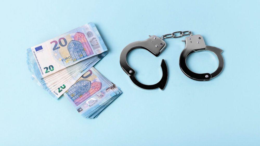 Patru persoane trimise în judecată la Cluj pentru fraudă cu fonduri europene destinate tinerilor fermieri / Prejudiciul vizat depășește 100.000 de euro