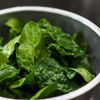 Nu este suficient să treci salata sub jet de apă / Cum se spală corect verdețurile pentru a reduce riscul de bacterii și paraziți