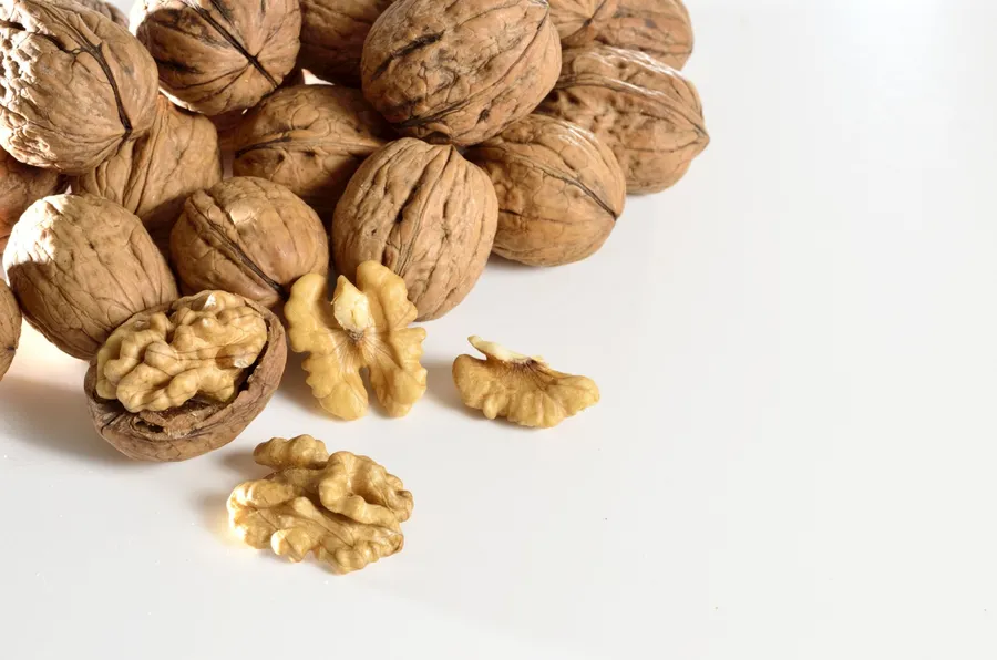 Nucile sunt benefice împotriva apariției cancerului de colon