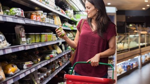 Cum să-ți reduci nota de plată când faci cumpărături la supermarket/ Prețurile care cresc mereu ne obligă să fim tot mai inventivi pentru a găsi soluții