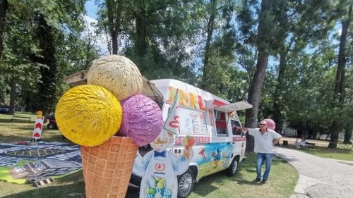 „Festivalul Înghețatei Bune”, organizat la Timișoara, între 27 și 29 iunie / Obiectivul principal al evenimentului este construirea „Casei InimiiLor”, un centru terapeutic destinat copiilor care au trecut prin traume și abuz