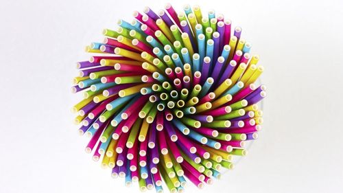 Trump a anunțat pe rețeaua sa Truth Social că va semna un decret împotriva paielor de băut din hârtie/ Paiul de băut de unică folosinţă nereciclabil a devenit unul dintre primele simboluri din lume ale poluării cu plastic