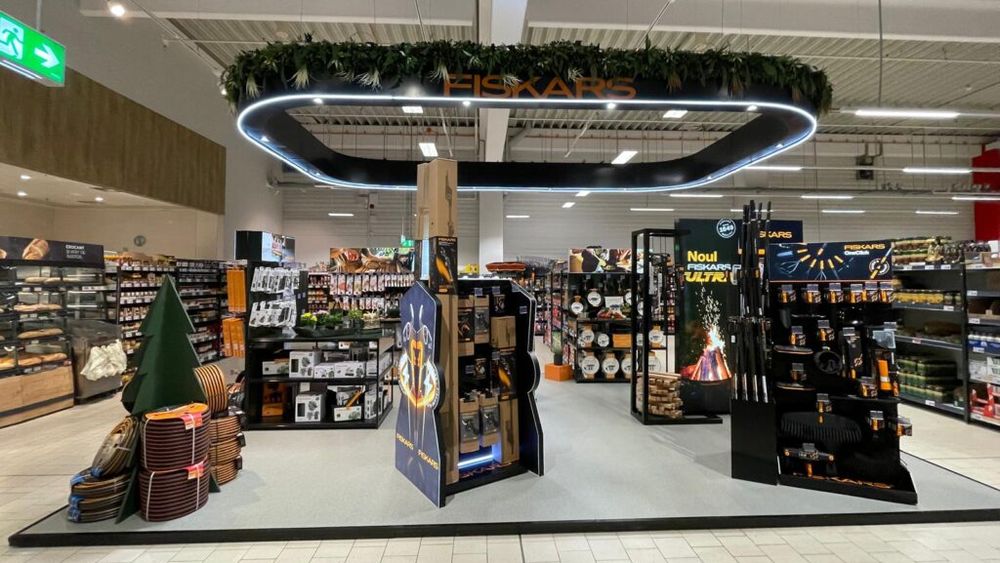 FOTO | Kaufland deschide două spații shop-in-shop dedicate brandului finlandez Fiskars / Fiecare dintre cele două zone include peste 100 de produse pentru grădină, casă, bucătărie și activități în aer liber