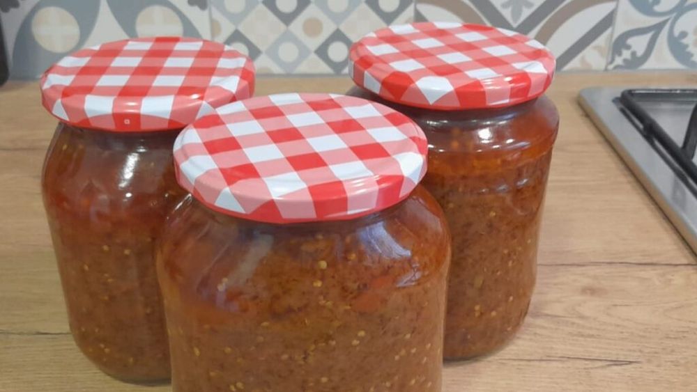 Rețetele Juanitei: Zacusca de dovlecei. Printre cele mai bune conserve pentru iarnă